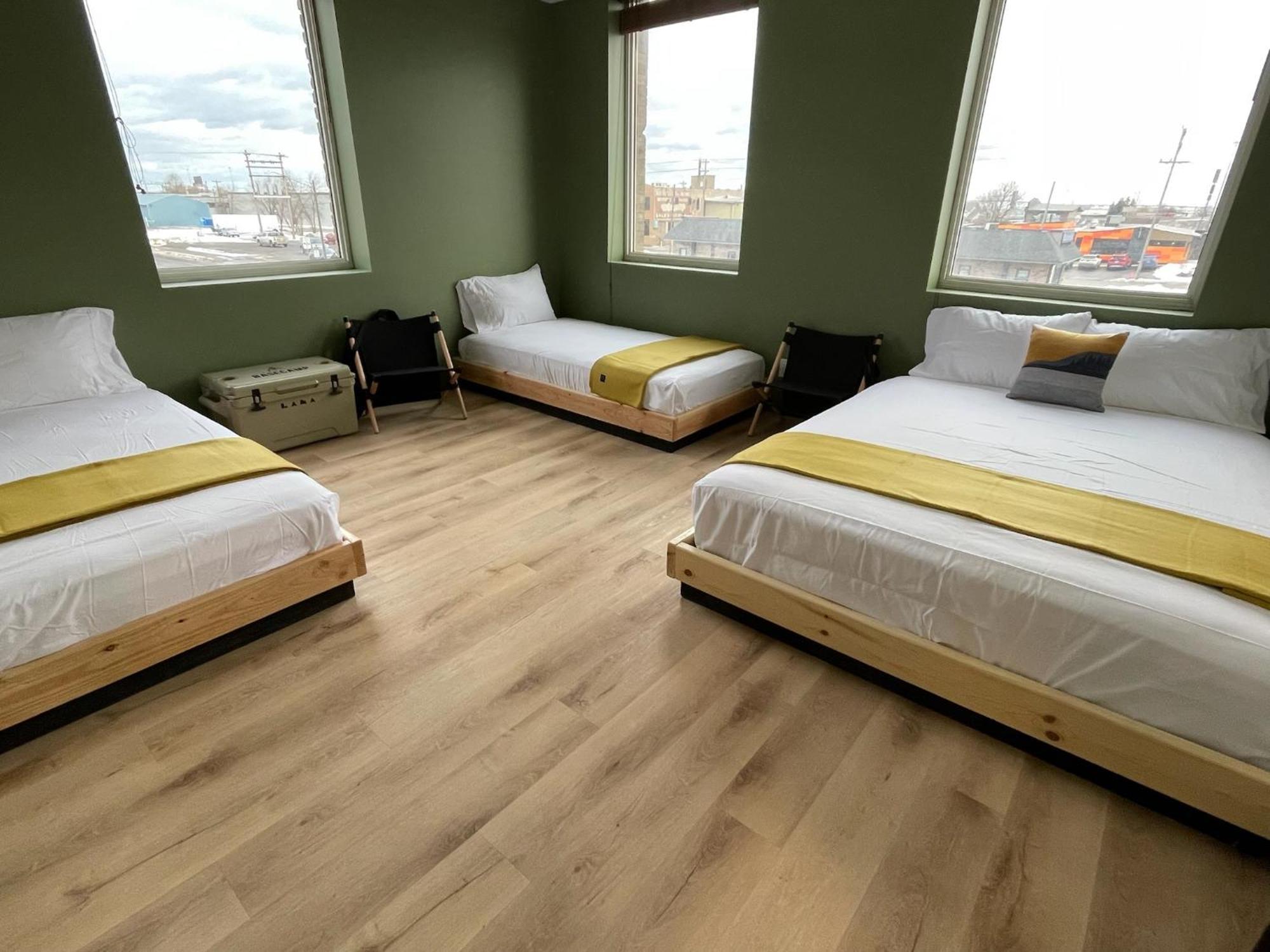 Zenith Basecamp Hostel Duluth Bagian luar foto